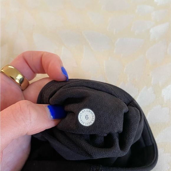 Groove Nulu Super-High-Rise Flared Pant
Regular - Picture 7 of 8